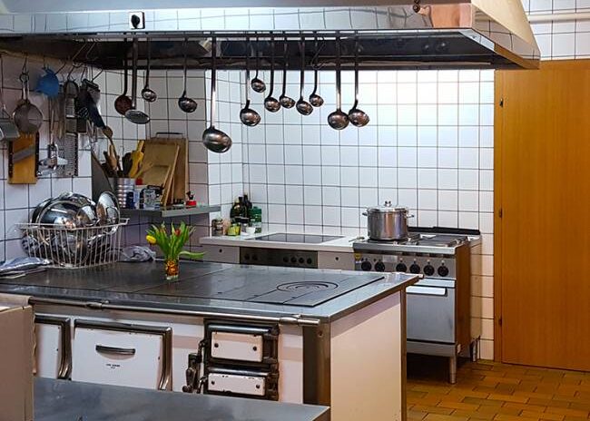 BergZendo_Teil_der_Kueche-650x572